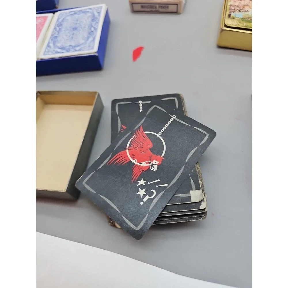 Bicycle are cards maverick